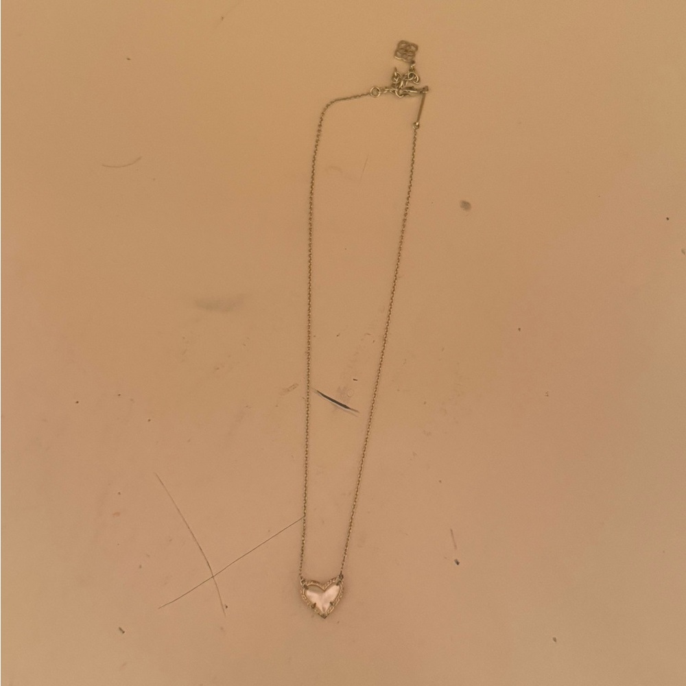 white heart jewel kendra scott necklace